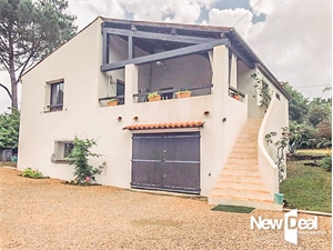 villa à la vente -   83440  MONTAUROUX, surface 165 m2 vente villa - UBI434529032